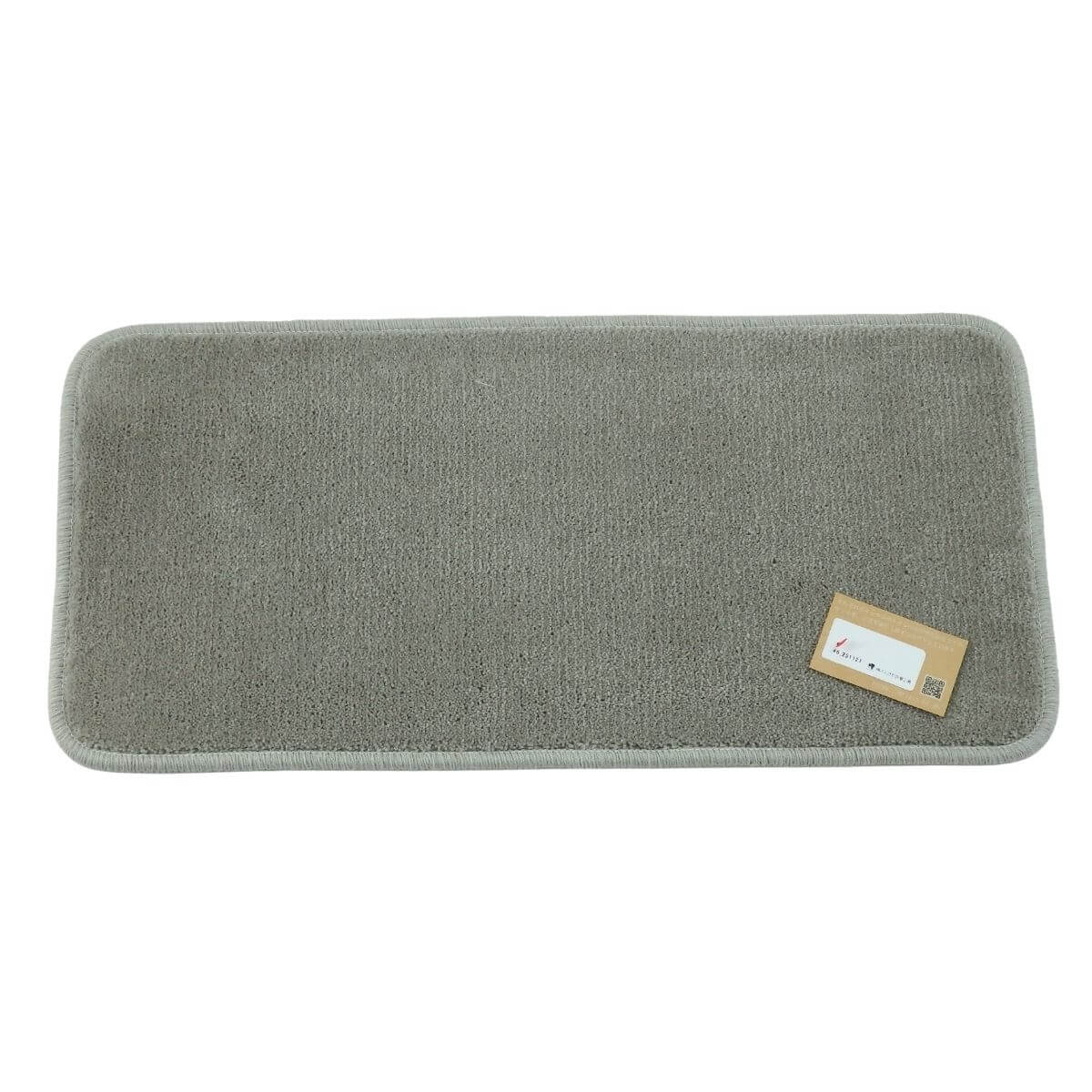 玄関に。シルバーグレーの横長型マット